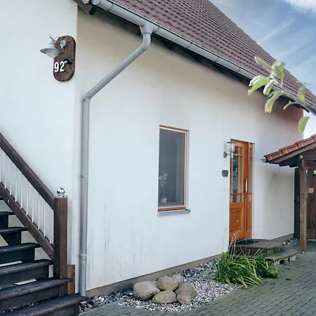 Aufwind I Haushaelfte * Fuhlendorf (Mecklenburg-Vorpommern)